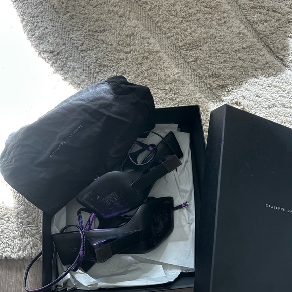 Giuseppe Zanotti Strappy Purple Heels - Picture 3 of 5